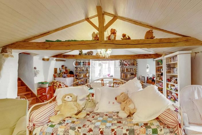 Image No.19-11 Bed House for sale