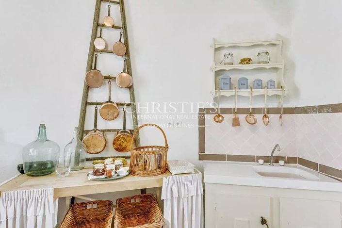 Image No.29-11 Bed House for sale