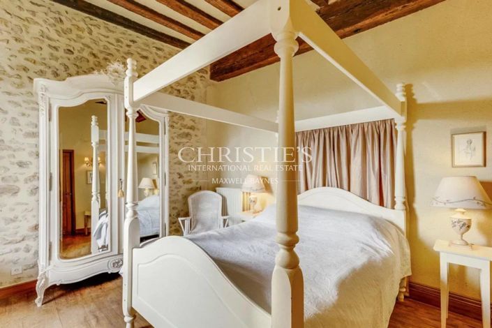 Image No.6-11 Bed House for sale