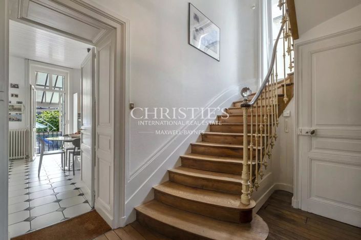 Image No.18-7 Bed House for sale