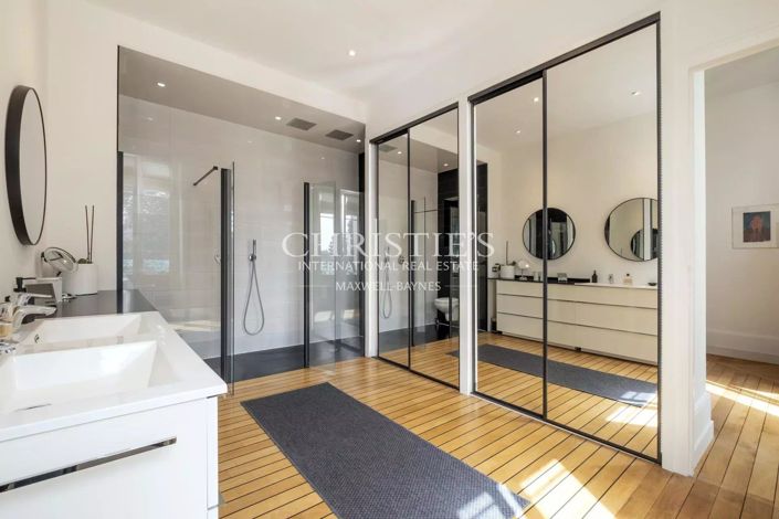 Image No.23-7 Bed House for sale