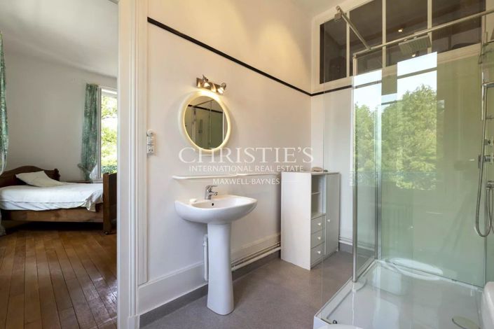 Image No.27-7 Bed House for sale