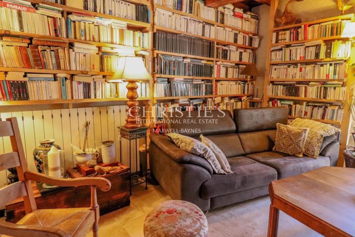 Image No.13-9 Bed House for sale