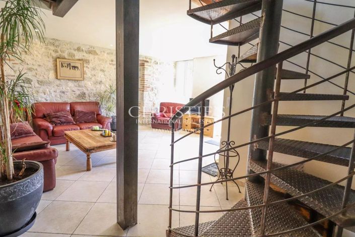 Image No.17-9 Bed House for sale