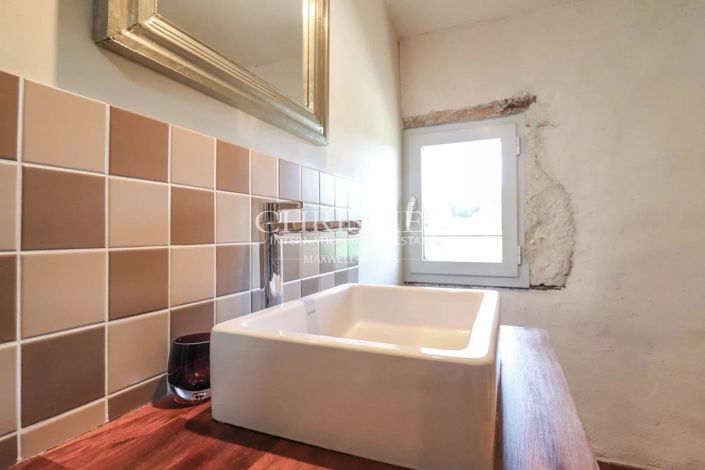 Image No.20-9 Bed House for sale