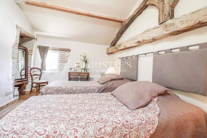 Image No.20-9 Bed House for sale