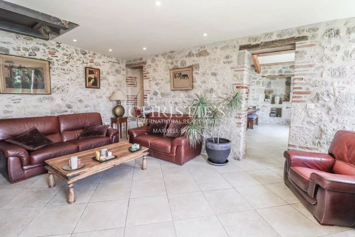 Image No.22-9 Bed House for sale