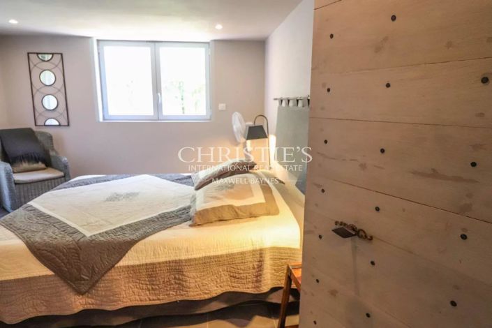 Image No.25-9 Bed House for sale