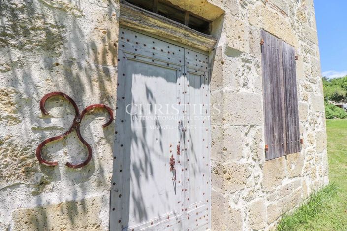 Image No.8-9 Bed House for sale