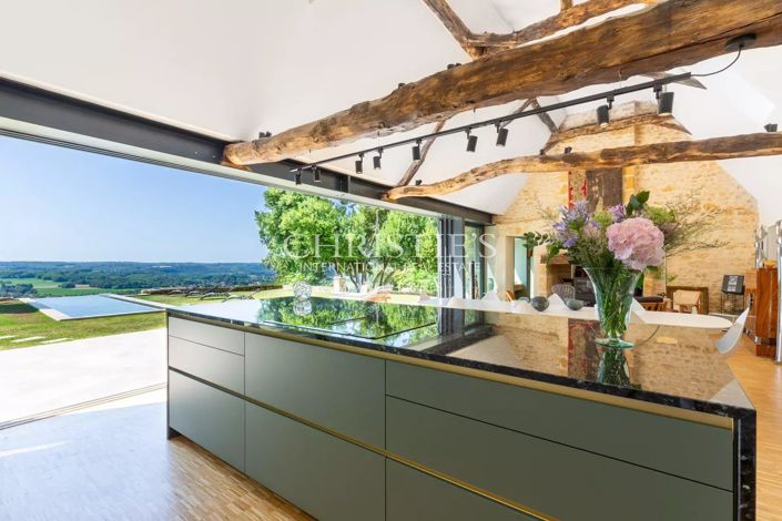 Image No.2-4 Bed House for sale