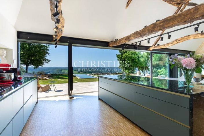 Image No.3-4 Bed House for sale