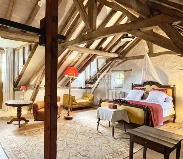 Image No.10-5 Bed House for sale