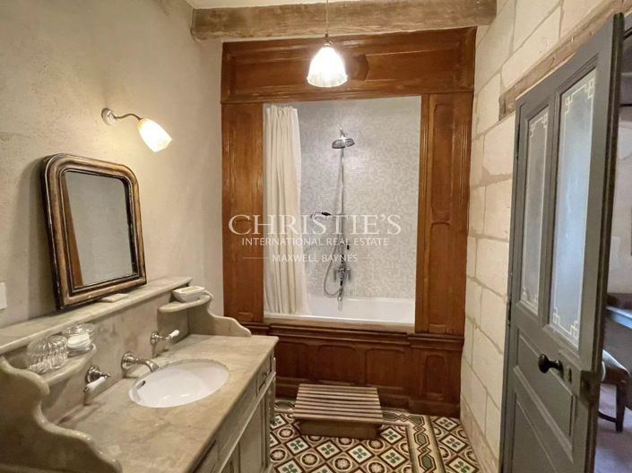 Image No.20-5 Bed House for sale