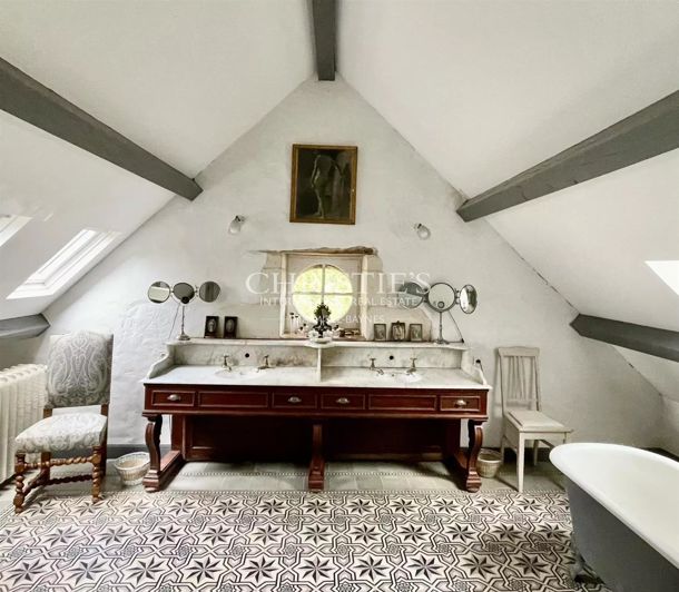 Image No.5-5 Bed House for sale