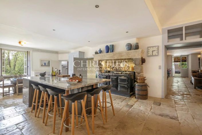 Image No.14-7 Bed House for sale