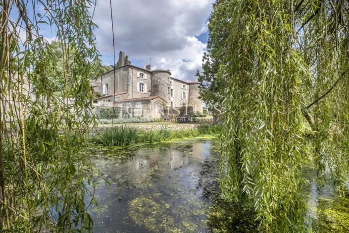 Image No.7-7 Bed House for sale