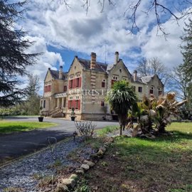 9 Bed House for sale