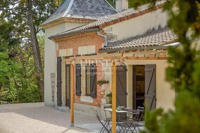 5 Bed House for sale