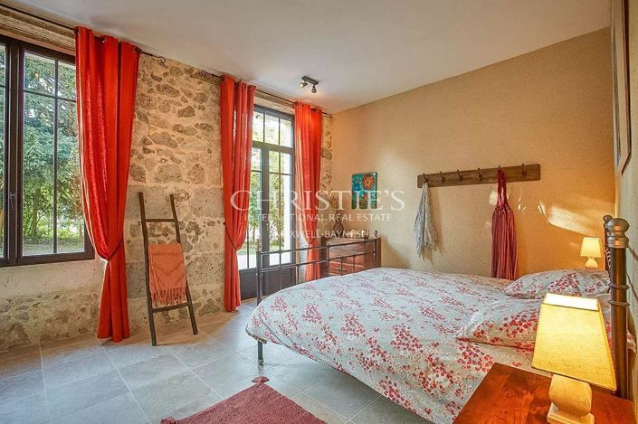 Image No.16-5 Bed House for sale