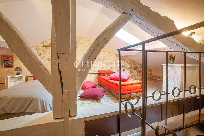 Image No.18-5 Bed House for sale