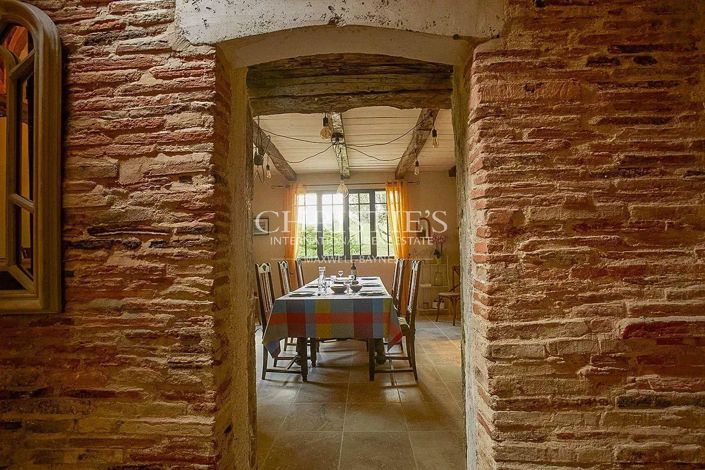 Image No.5-5 Bed House for sale