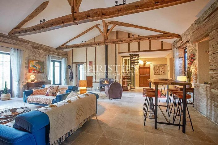 Image No.6-5 Bed House for sale