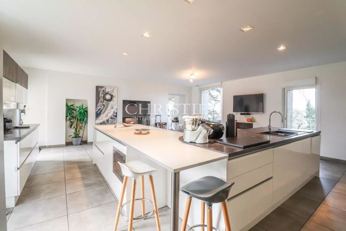 Image No.6-7 Bed House for sale