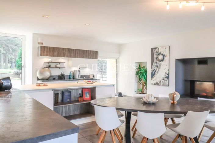 Image No.7-7 Bed House for sale