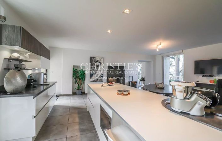 Image No.8-7 Bed House for sale