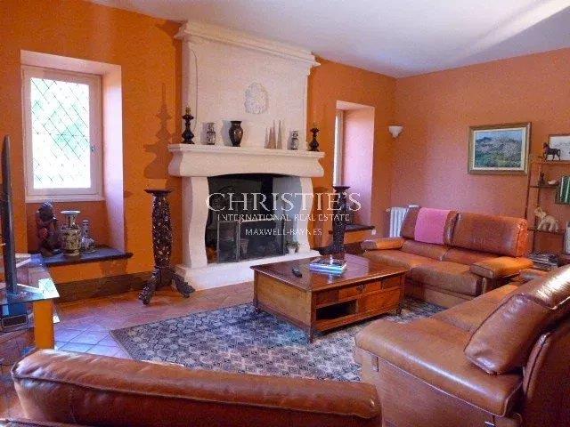 Image No.10-6 Bed House for sale