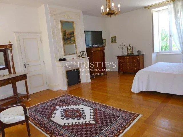 Image No.16-6 Bed House for sale