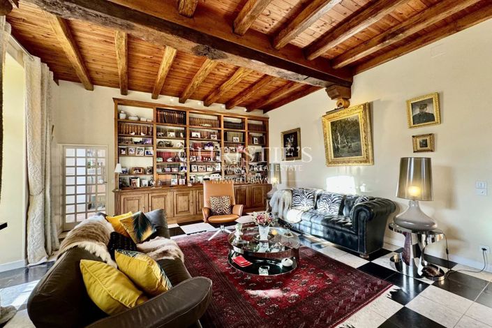 Image No.10-5 Bed House for sale