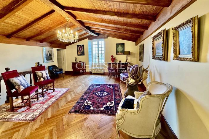 Image No.25-5 Bed House for sale