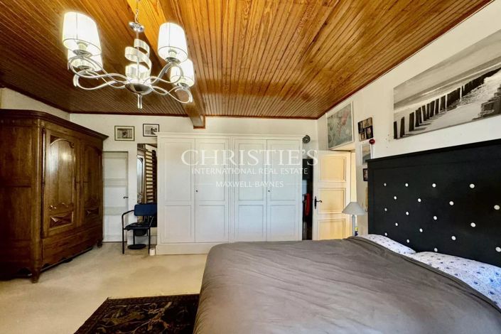 Image No.26-5 Bed House for sale