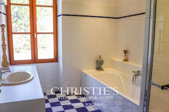 Image No.15-5 Bed House for sale