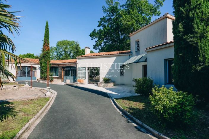 Image No.3-4 Bed House for sale