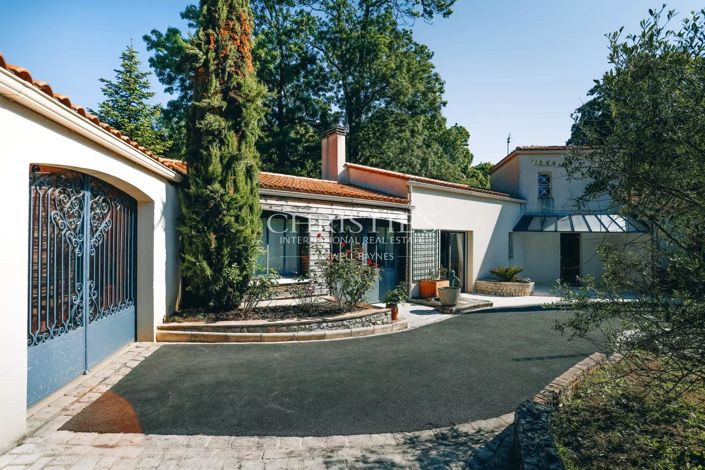 Image No.3-4 Bed House for sale