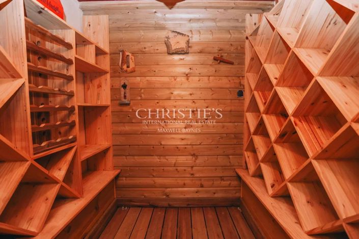 Image No.7-4 Bed House for sale