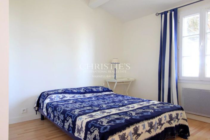 Image No.8-4 Bed House for sale