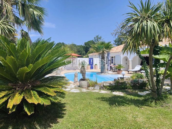 Image No.10-3 Bed House for sale