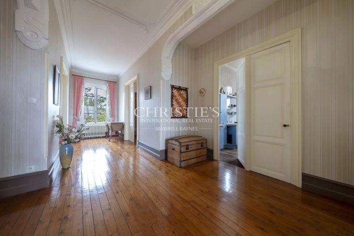 Image No.12-6 Bed House for sale