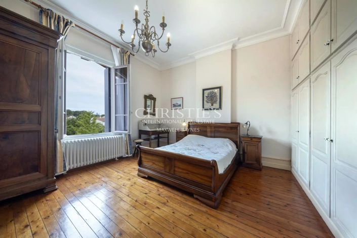 Image No.13-6 Bed House for sale