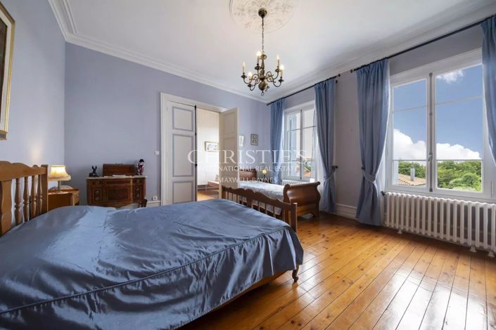 Image No.14-6 Bed House for sale