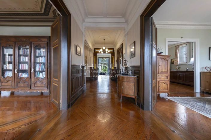 Image No.2-6 Bed House for sale