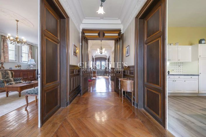 Image No.8-6 Bed House for sale