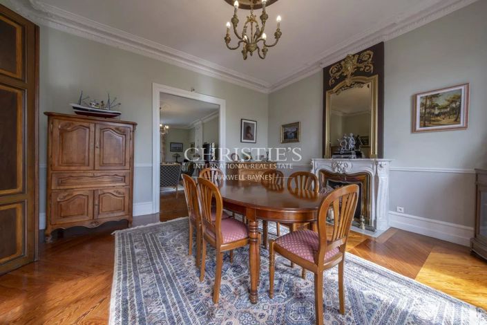 Image No.9-6 Bed House for sale