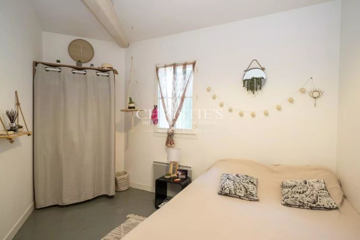 Image No.11-5 Bed House for sale