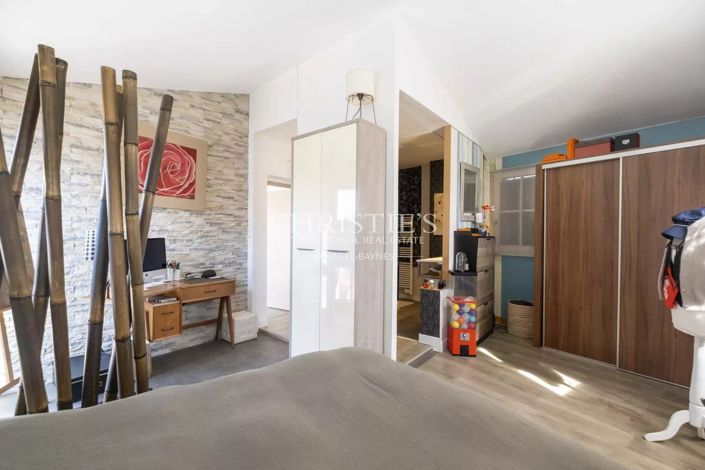 Image No.15-5 Bed House for sale