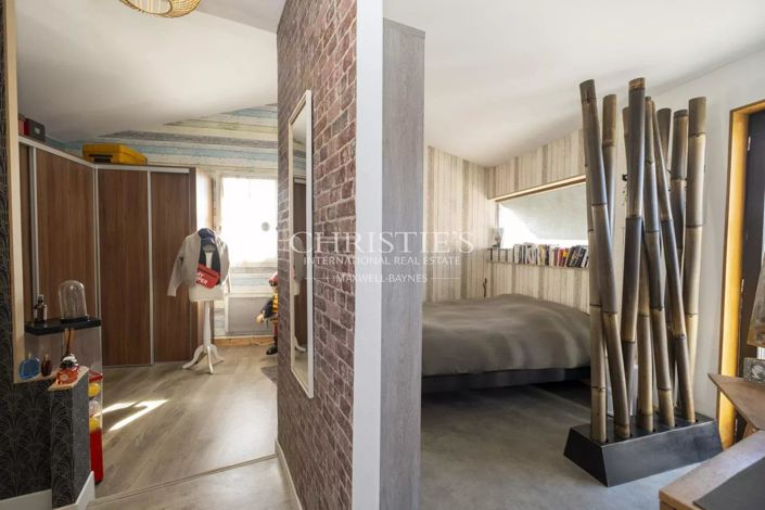 Image No.16-5 Bed House for sale