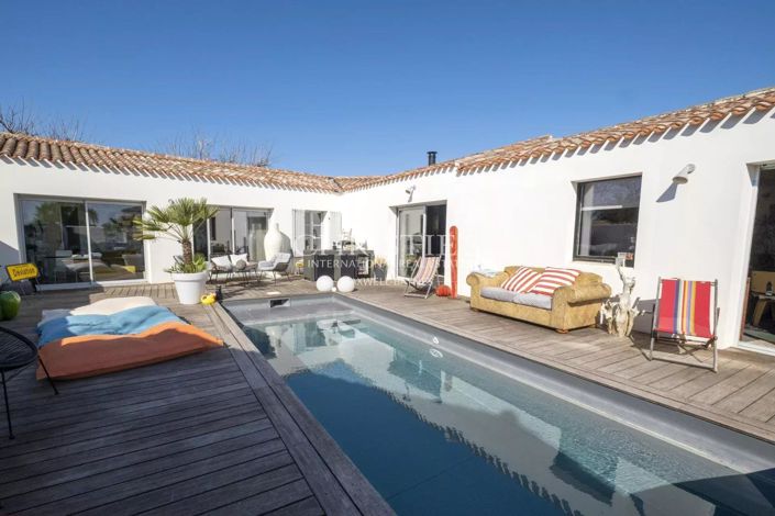 Image No.2-5 Bed House for sale